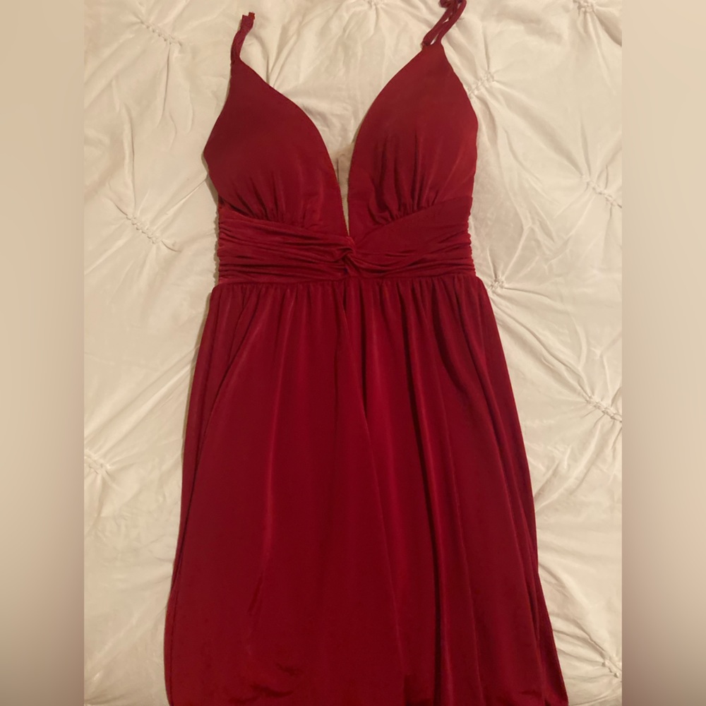 Short dress, rich red, great condition